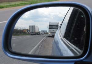 За допомогою трекера на магніті GPSavto стежити за фурою простіше ніж у дзеркало заднього виду