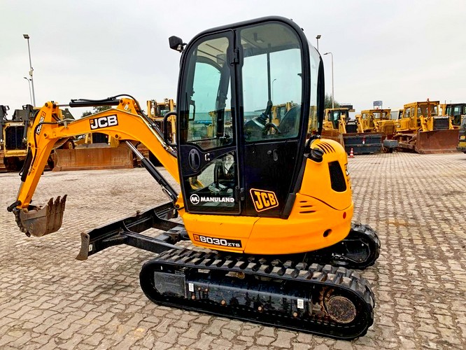 Comptabilisation précise du temps de location du mini-excavateur JCB 8030 ZTS avec surveillance GPS