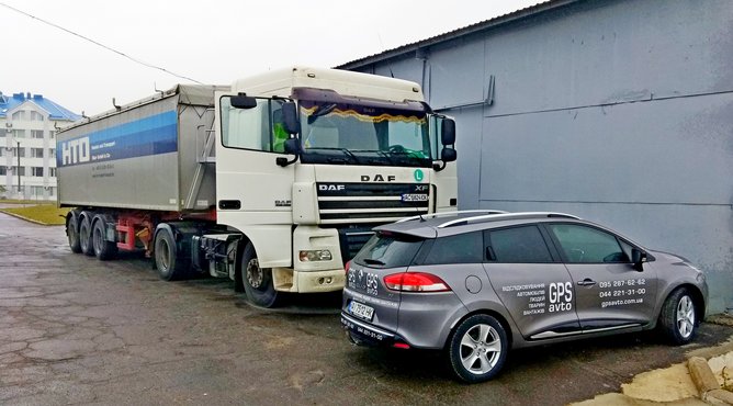 Le suivi GPS aide à discipliner les conducteurs de tracteurs routiers DAF FX 105.460