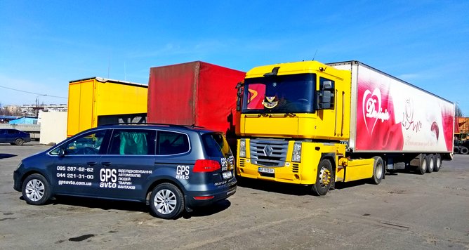 La bonne motivation des conducteurs imprudents de Renault Magnum et le suivi GPS aident à respecter les limites de vitesse