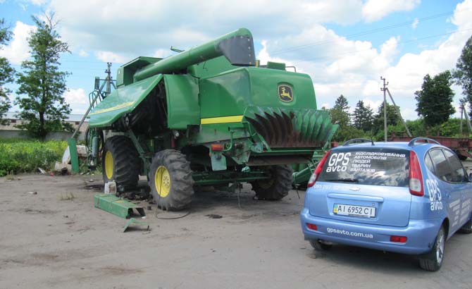 Установка блоку спостереження GPS на комбайн JOHN DEERE 9640i WTS